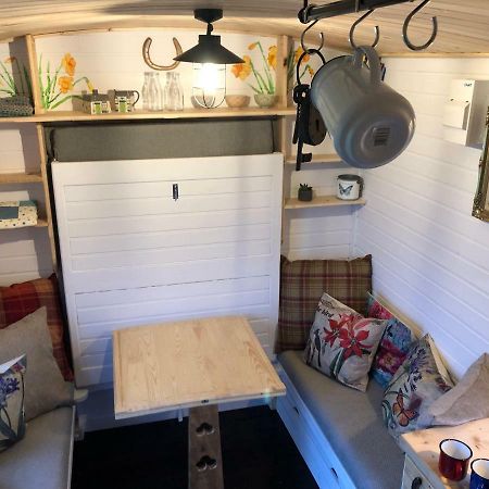 Clydesdale Shepherds Hut Hotel Belfast Exterior foto